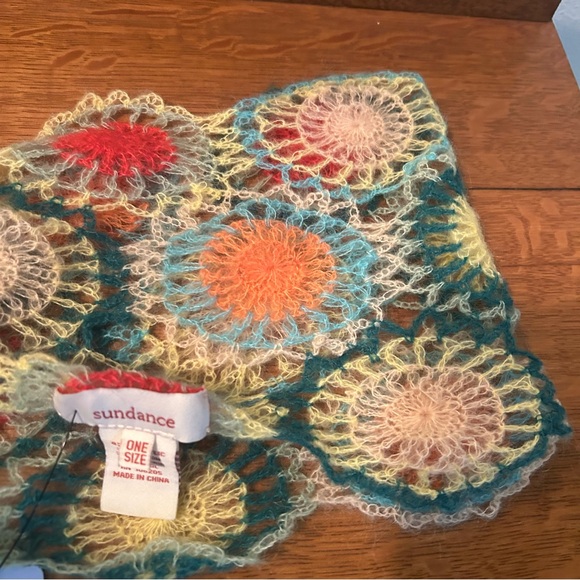 New SUNDANCE SCARF Lace Crotchet Infinity Granny Square Pattern Lightweight New - Picture 1 of 10